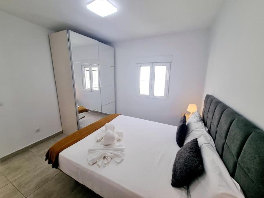 Pequeno Bungalow Firt Line Of The Sea Costa Teguise Exteriör bild