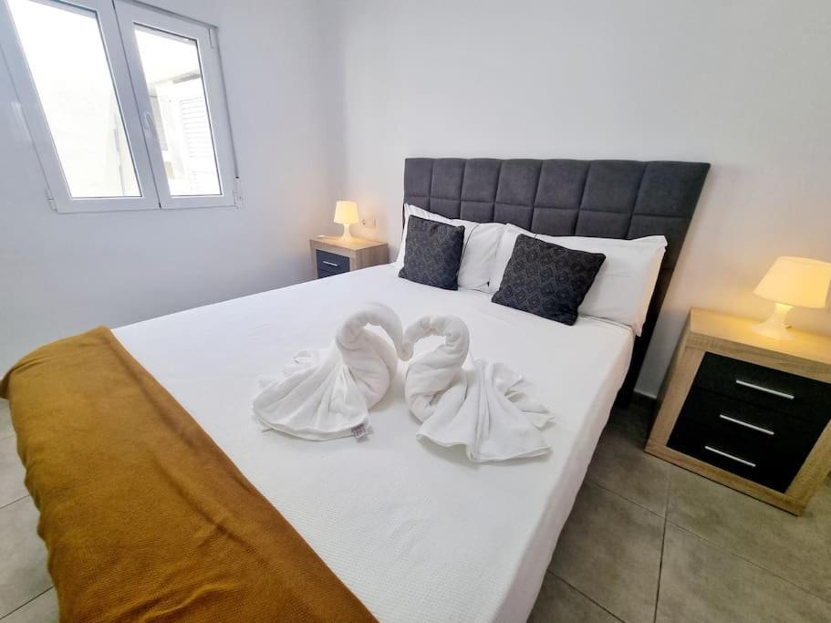 Pequeno Bungalow Firt Line Of The Sea Costa Teguise Exteriör bild
